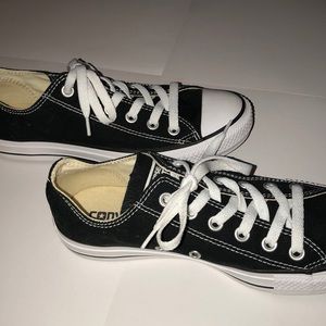 Low Top Black converse